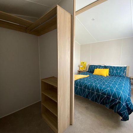 Verbzen Holiday Caravan At St Osyth Beach, Clacton-On-Sea By Verb Holidays Saint Osyth Eksteriør bilde